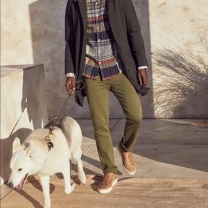 Banana Republic - traveller pant in Olive